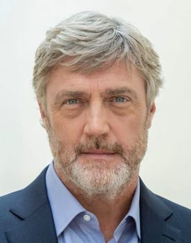 Vincent Regan